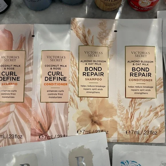 22-pc Hair Bundle & Sparkly Drawstring Pouch - Picture 4 of 9